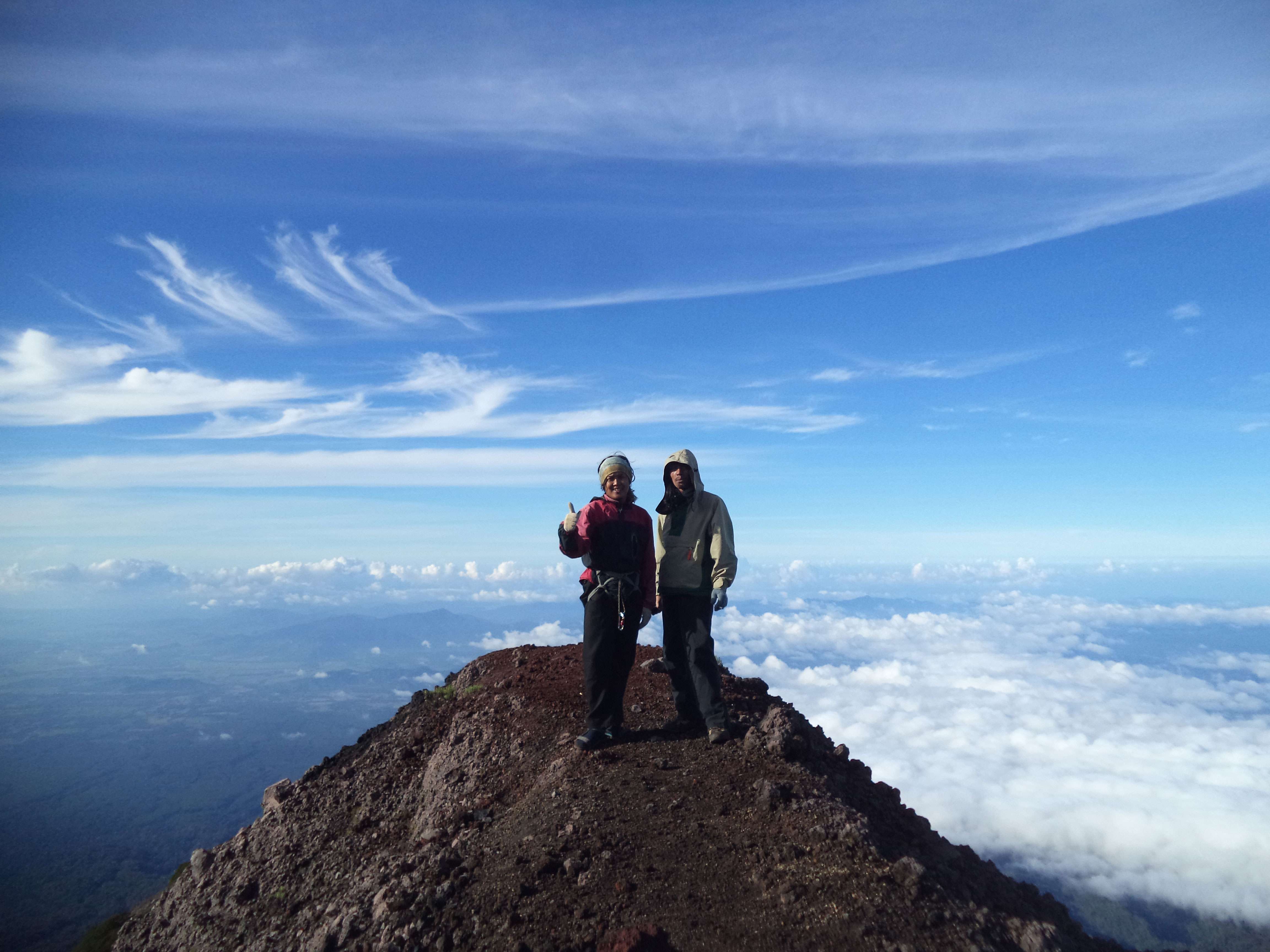 Detail Gambar Di Puncak Gunung Nomer 5