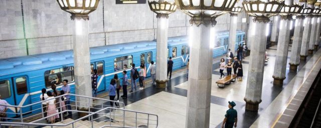 Detail Gambar Di Stasiun Kereta Api Nomer 36