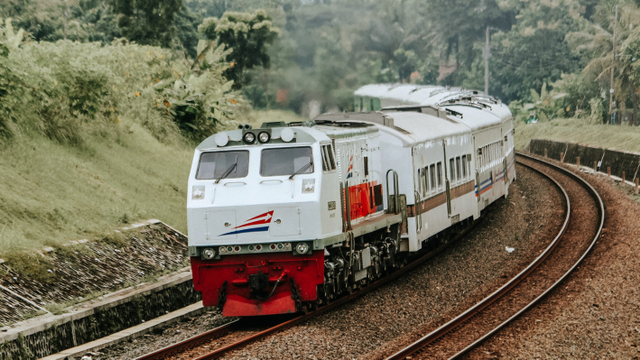 Detail Gambar Didalam Kereta Api Swktu 212 Nomer 35