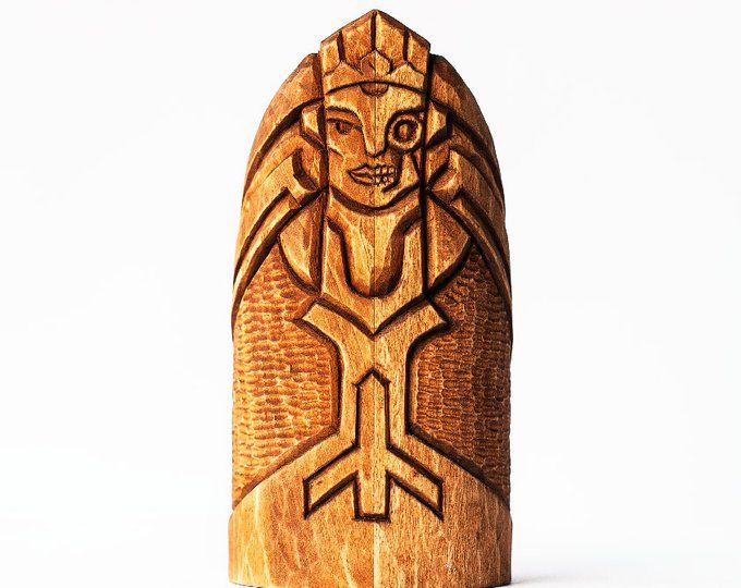 Detail Thor Wood Carving Nomer 24