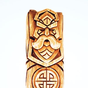 Detail Thor Wood Carving Nomer 4