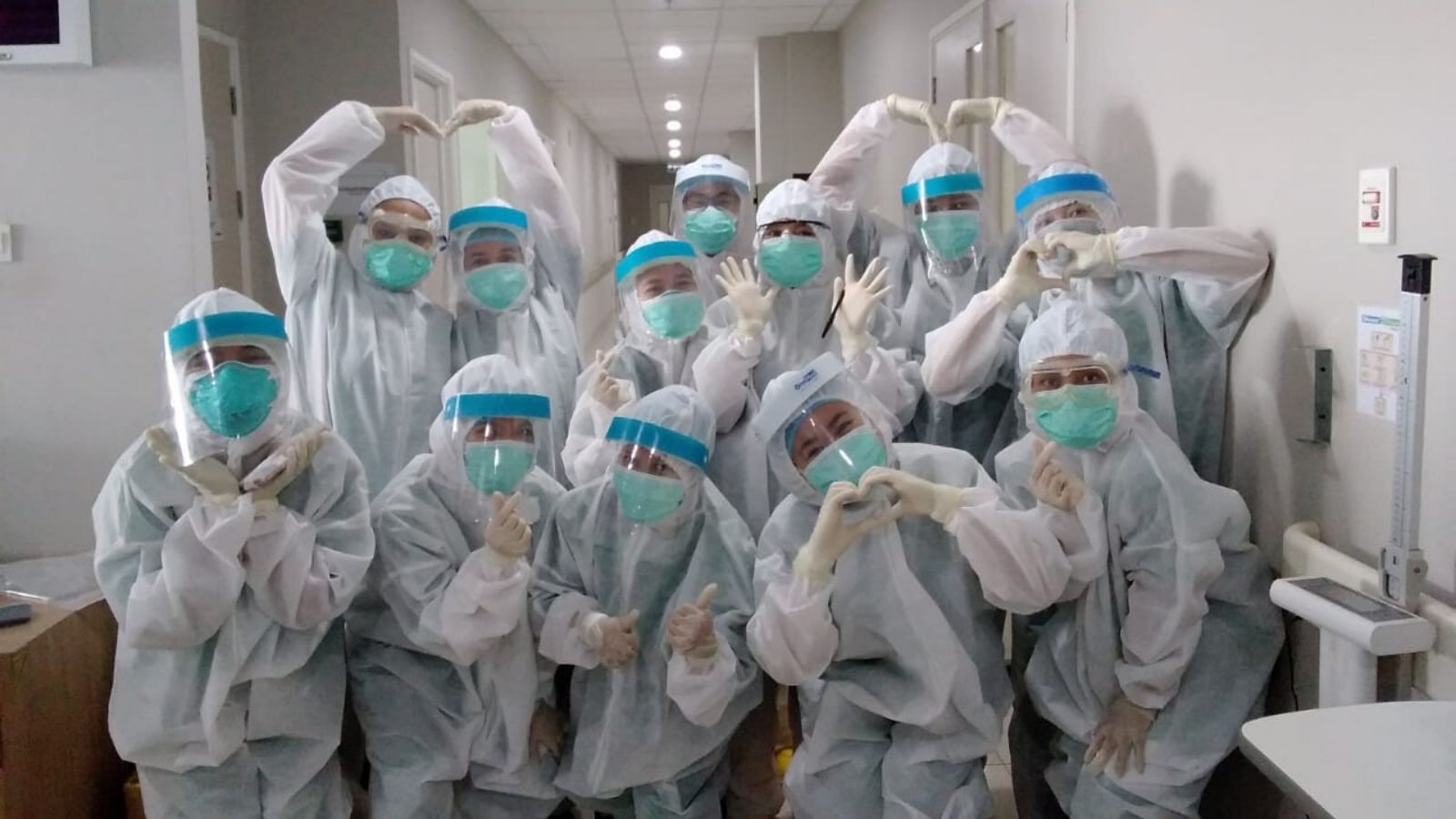 Detail Gambar Dokter Dan Perawat Nomer 24