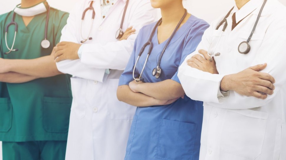 Detail Gambar Dokter Dan Perawat Nomer 3