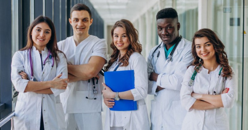 Detail Gambar Dokter Dan Perawat Nomer 30