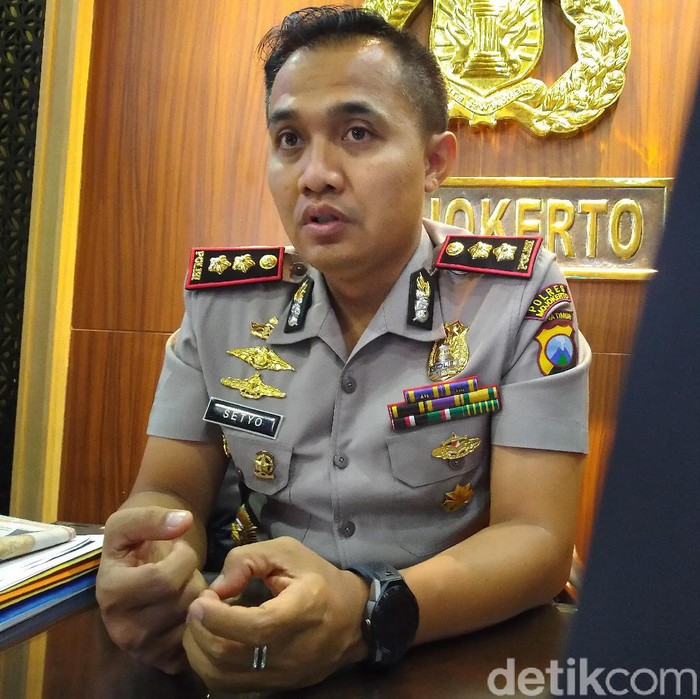 Detail Gambar Dokter Gambar Polisi Nomer 2