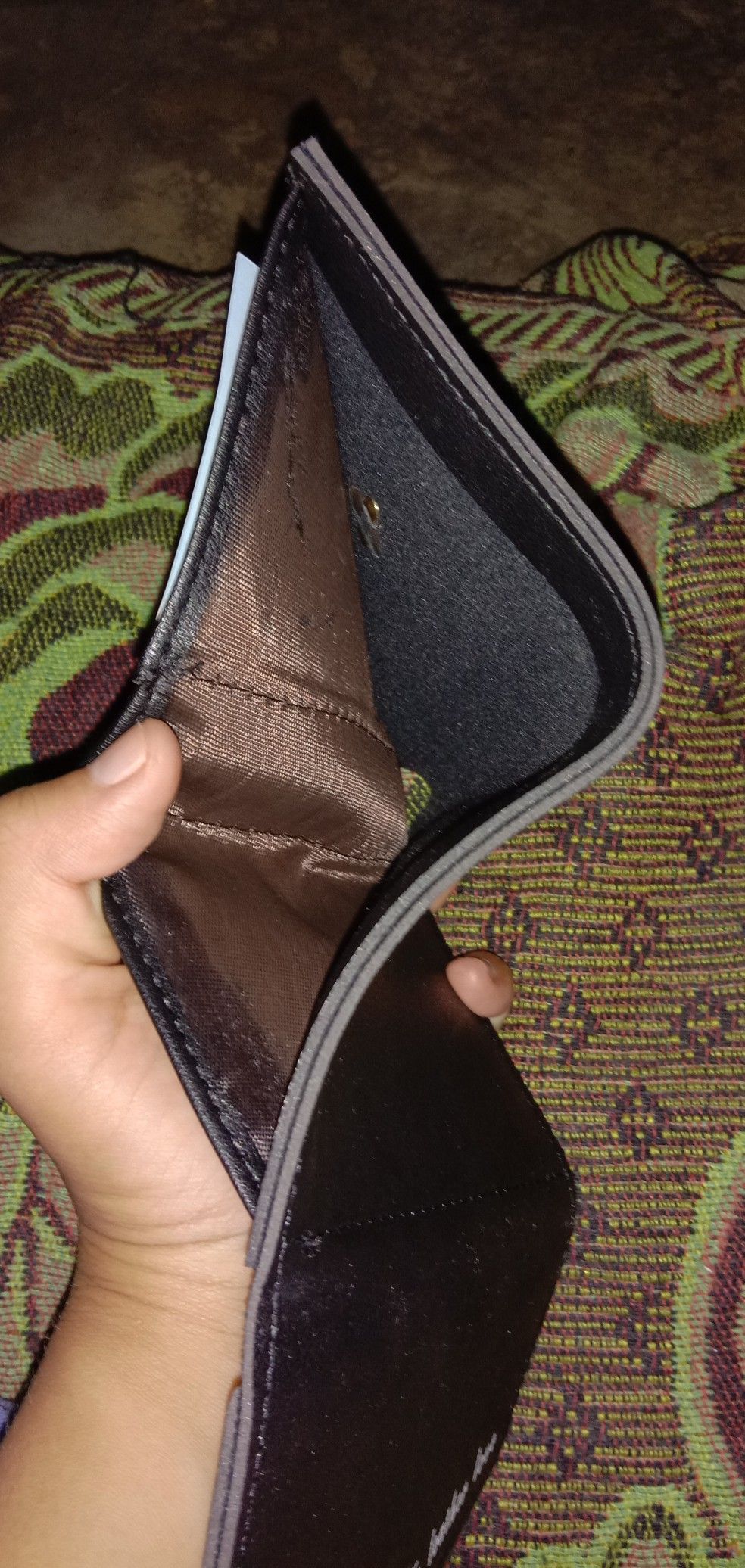 Gambar Dompet Kosong - KibrisPDR