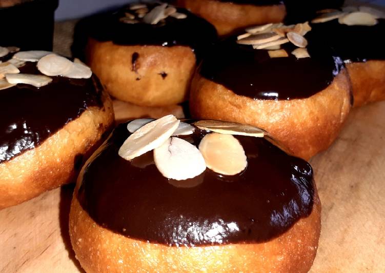 Detail Gambar Donat Coklat Nomer 46