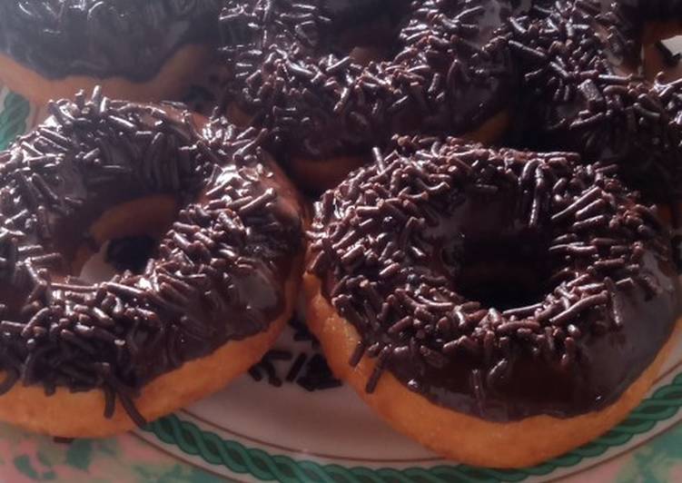 Detail Gambar Donat Coklat Nomer 7