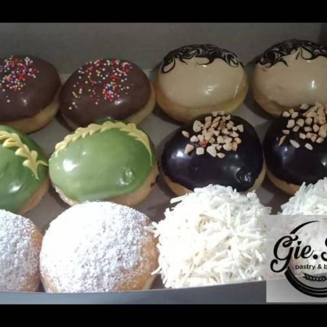 Detail Gambar Donat Topping Glaze Nomer 15