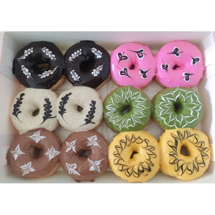 Detail Gambar Donat Topping Glaze Nomer 6