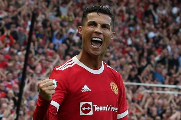 Detail Gambar Dunia Yang Dipegang Nomer 22