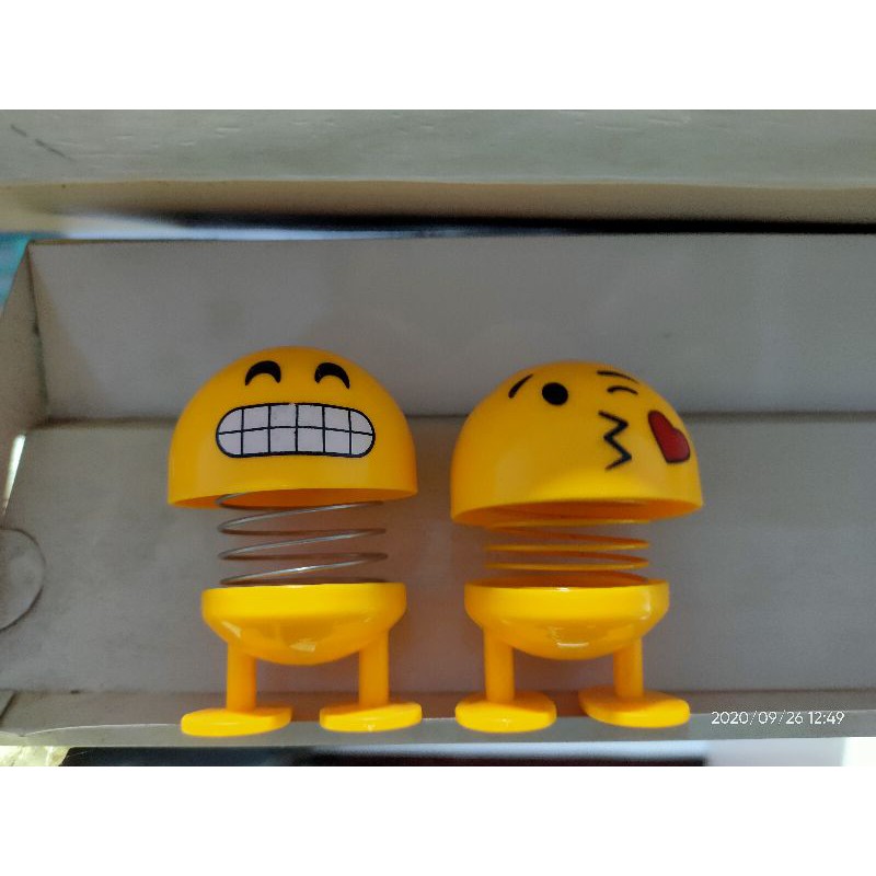 Detail Gambar Emoticon Kantor Nomer 22