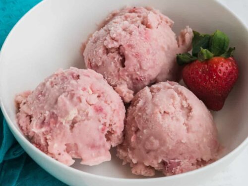 Detail Gambar Es Krim Strawberry Nomer 12