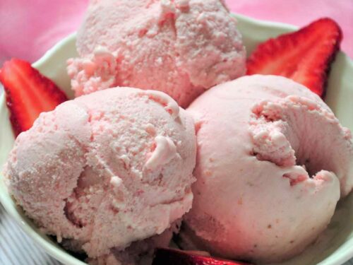 Detail Gambar Es Krim Strawberry Nomer 51