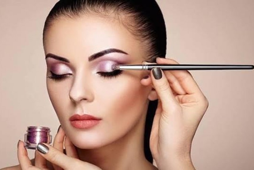 Detail Gambar Eyeshadow Di Mata Nomer 21