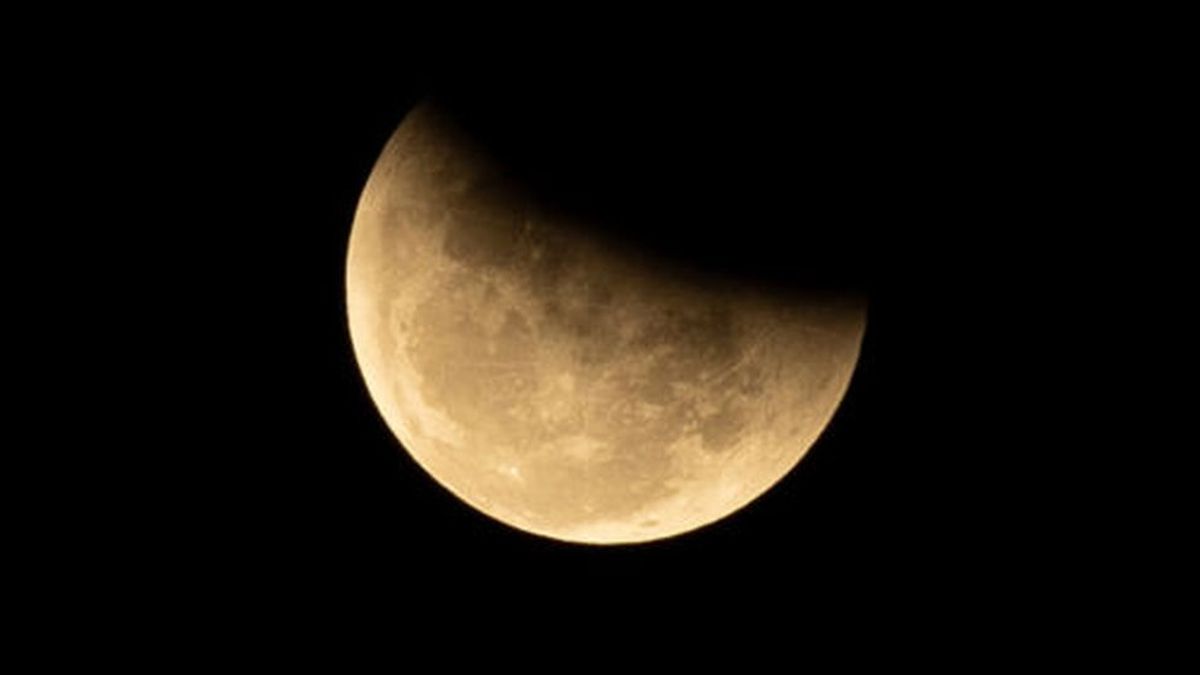 Detail Gambar Fenomena Alam Gerhana Bulan Nomer 37