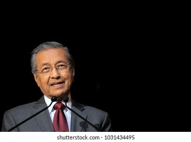 Detail Gambar Formal Mahathir Nomer 3