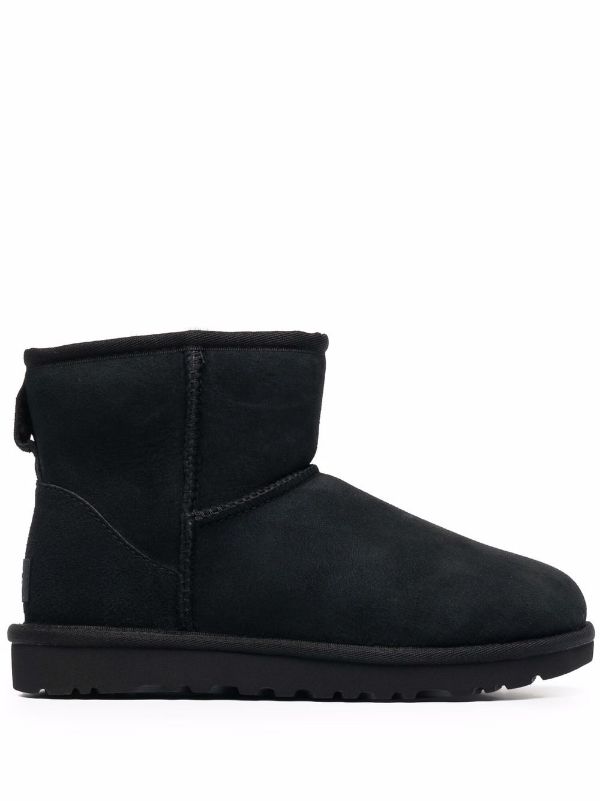 Detail Ugg Logo Nomer 23