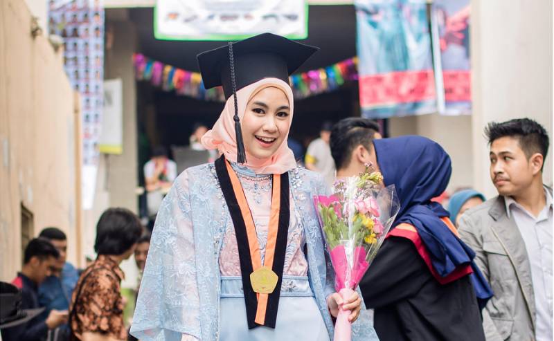 Detail Gambar Foto Baju Wisuda Nomer 17