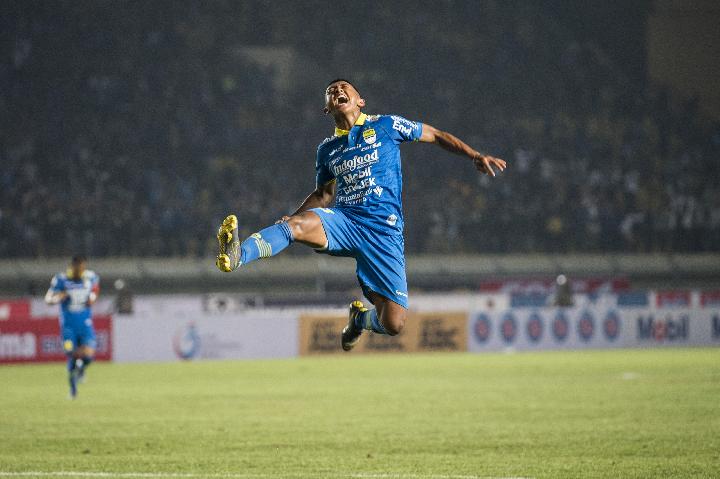 Detail Gambar Foto Febri Hariyadi Laga Persib Bandung Hari Ini Nomer 12