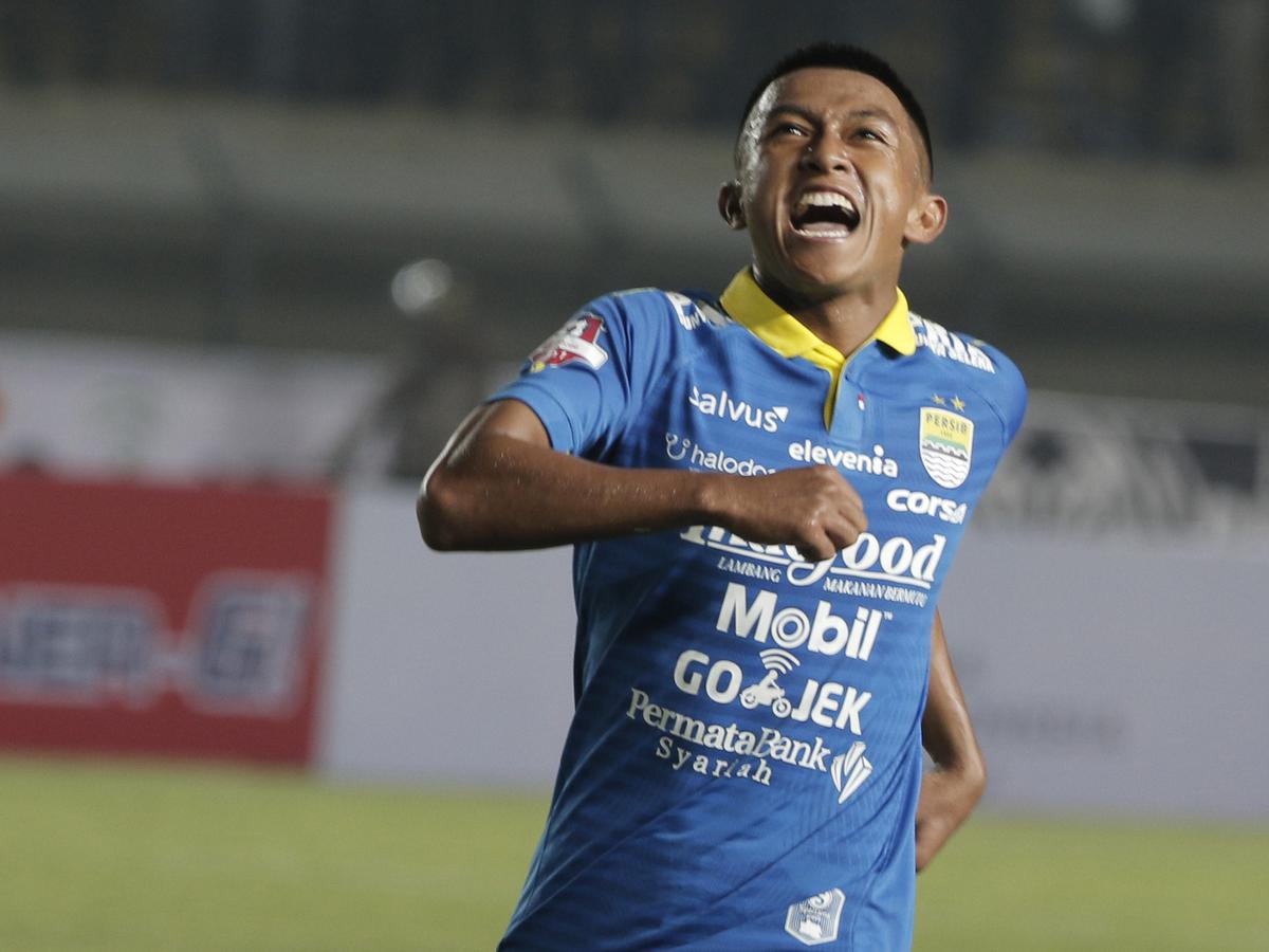 Detail Gambar Foto Febri Hariyadi Laga Persib Bandung Hari Ini Nomer 16