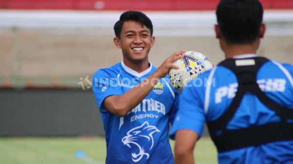 Detail Gambar Foto Febri Hariyadi Laga Persib Bandung Hari Ini Nomer 17