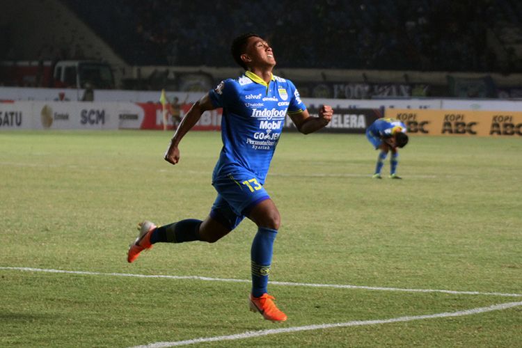 Detail Gambar Foto Febri Hariyadi Laga Persib Bandung Hari Ini Nomer 18