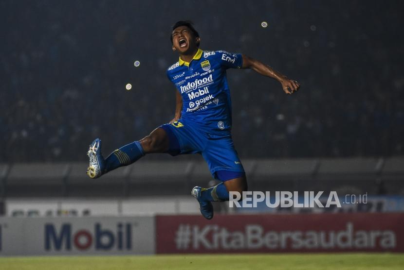 Detail Gambar Foto Febri Hariyadi Laga Persib Bandung Hari Ini Nomer 19