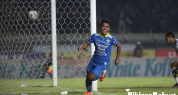 Detail Gambar Foto Febri Hariyadi Laga Persib Bandung Hari Ini Nomer 22