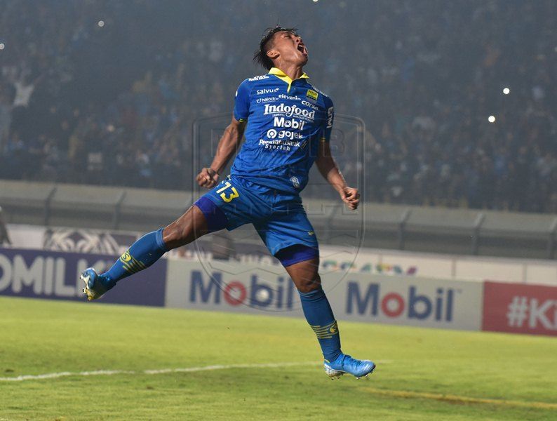 Detail Gambar Foto Febri Hariyadi Laga Persib Bandung Hari Ini Nomer 34