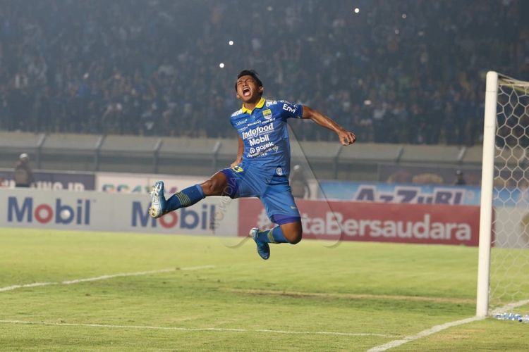 Detail Gambar Foto Febri Hariyadi Laga Persib Bandung Hari Ini Nomer 38