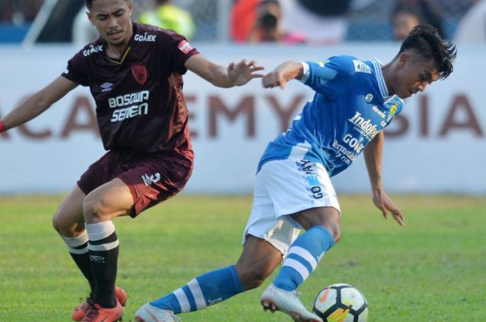 Detail Gambar Foto Febri Hariyadi Laga Persib Bandung Hari Ini Nomer 47