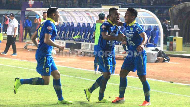 Detail Gambar Foto Febri Hariyadi Laga Persib Bandung Hari Ini Nomer 48