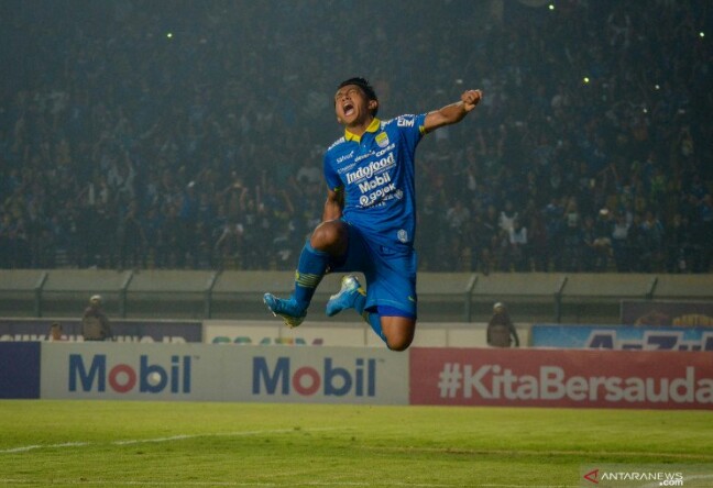 Detail Gambar Foto Febri Hariyadi Laga Persib Bandung Hari Ini Nomer 51