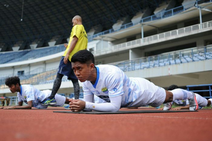 Detail Gambar Foto Febri Hariyadi Persib Bandung Vs Bali United Nomer 8