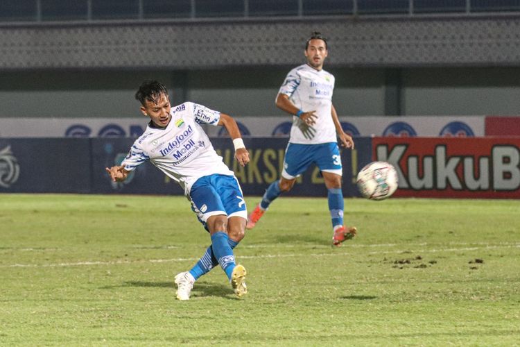 Detail Gambar Foto Febri Hariyadi Persib Bandung Vs Bali United Nomer 31