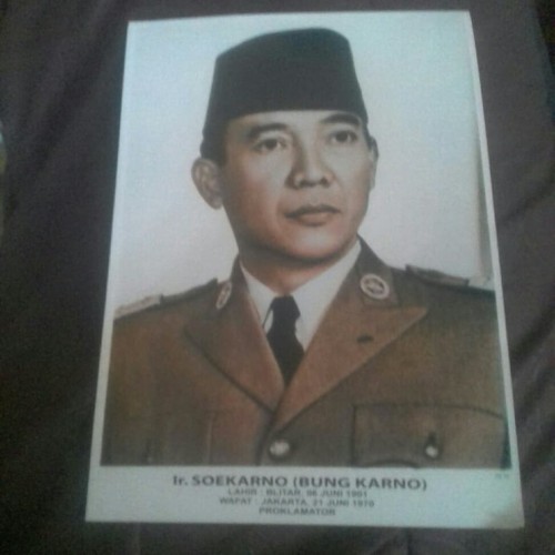 Detail Gambar Foto Ir Soekarno Nomer 43