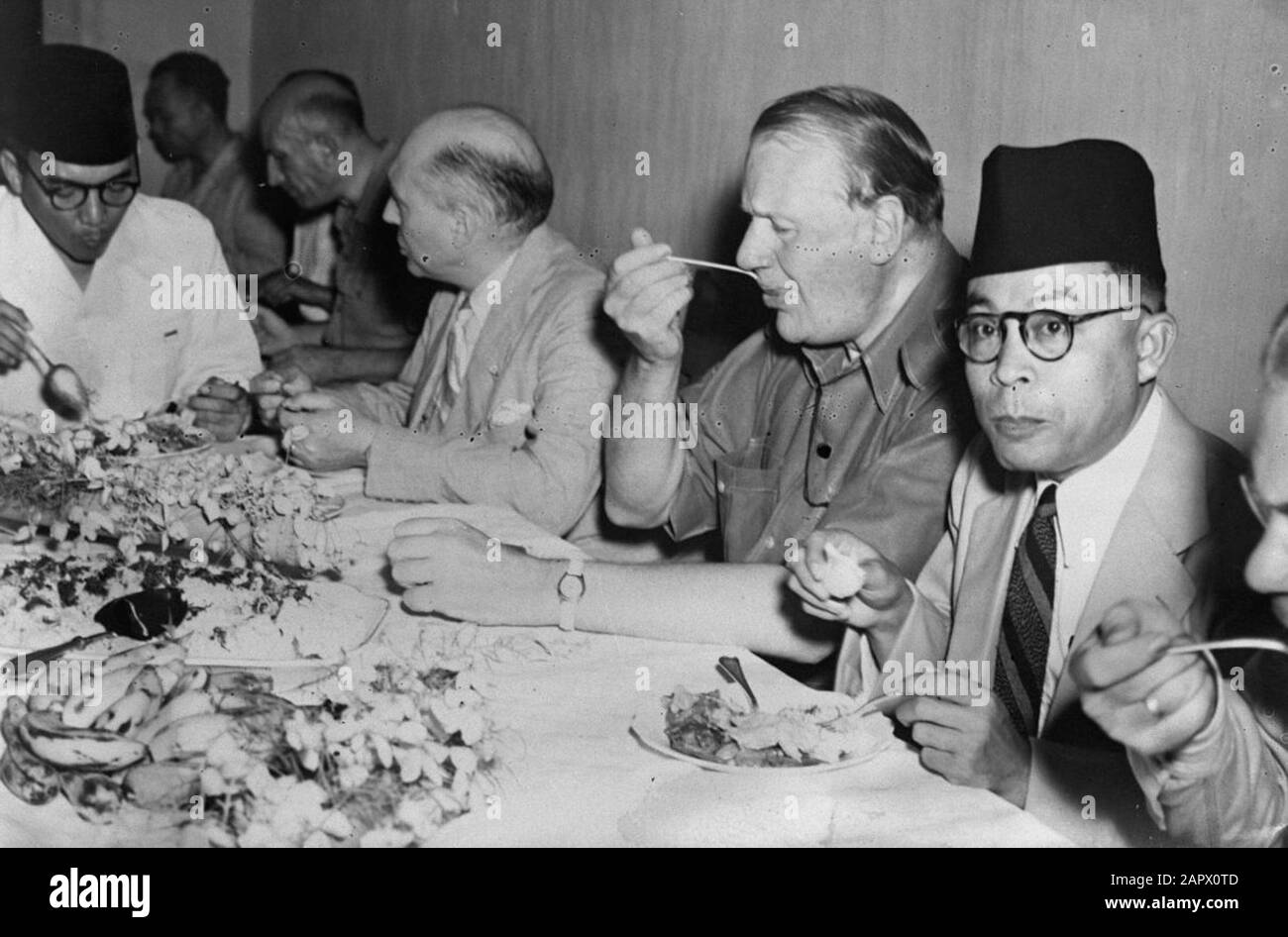 Detail Gambar Foto Ir Soekarno Nomer 47