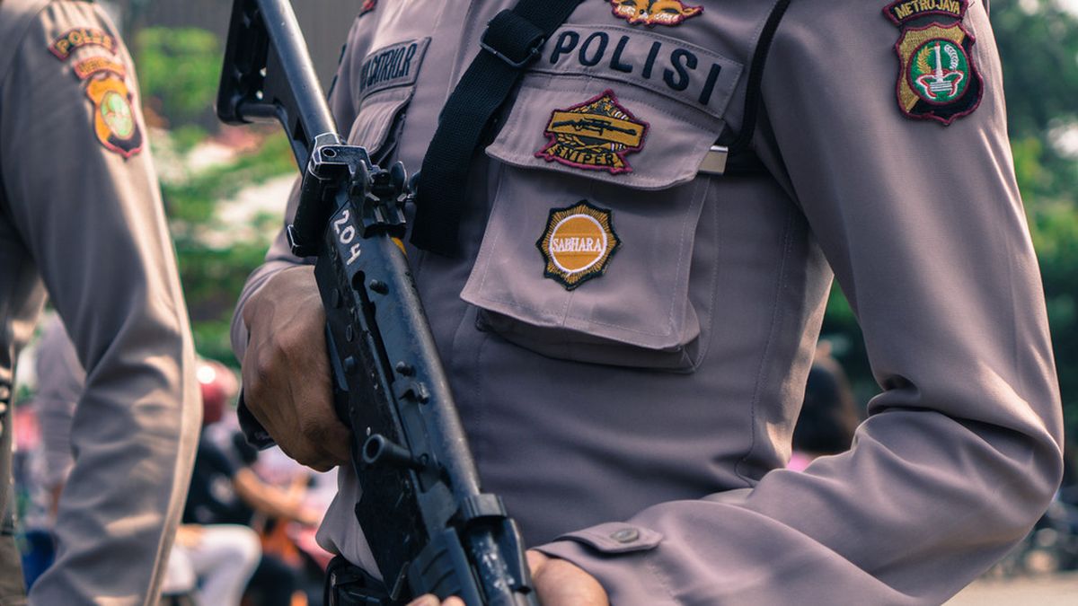 Detail Gambar Foto Polisi Nomer 24