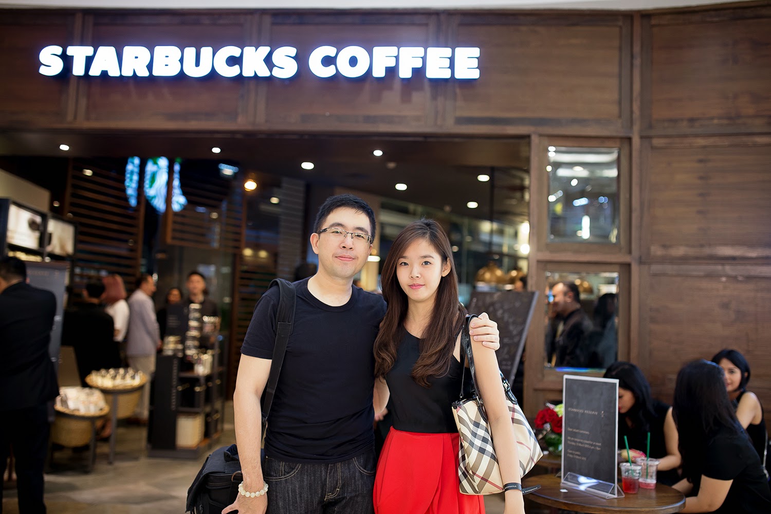 Detail Gambar Foto Starbuck Di Surabaya Nomer 15