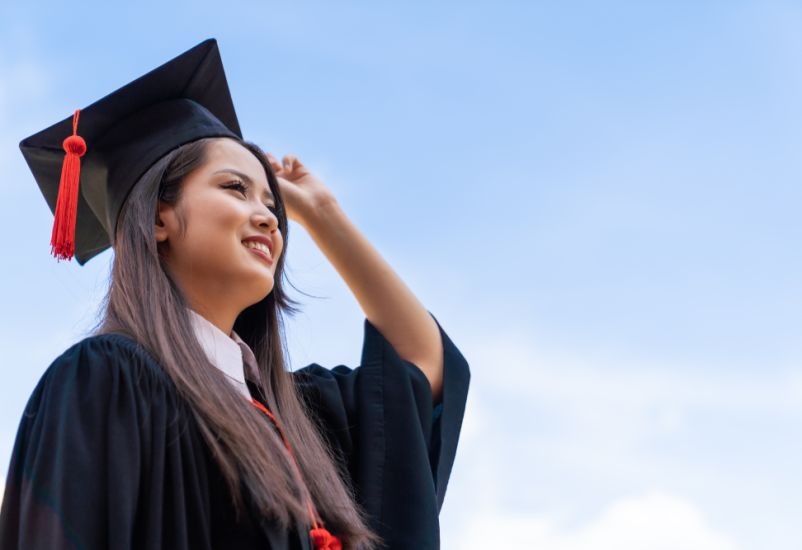 Detail Gambar Foto Wisuda Bersama Keluarga Nomer 41