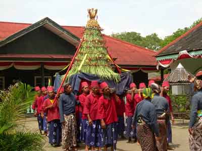 Detail Contoh Budaya Asing Yang Positif Nomer 12