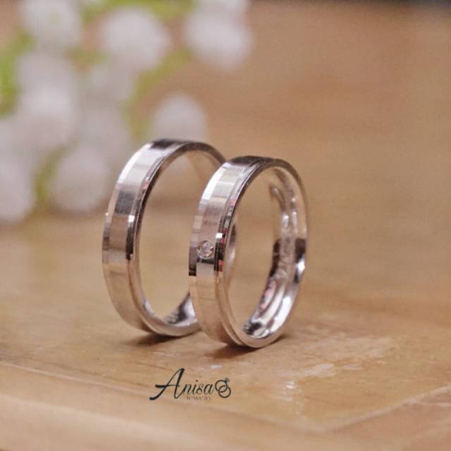 Detail Contoh Cincin Tunangan Emas Nomer 4