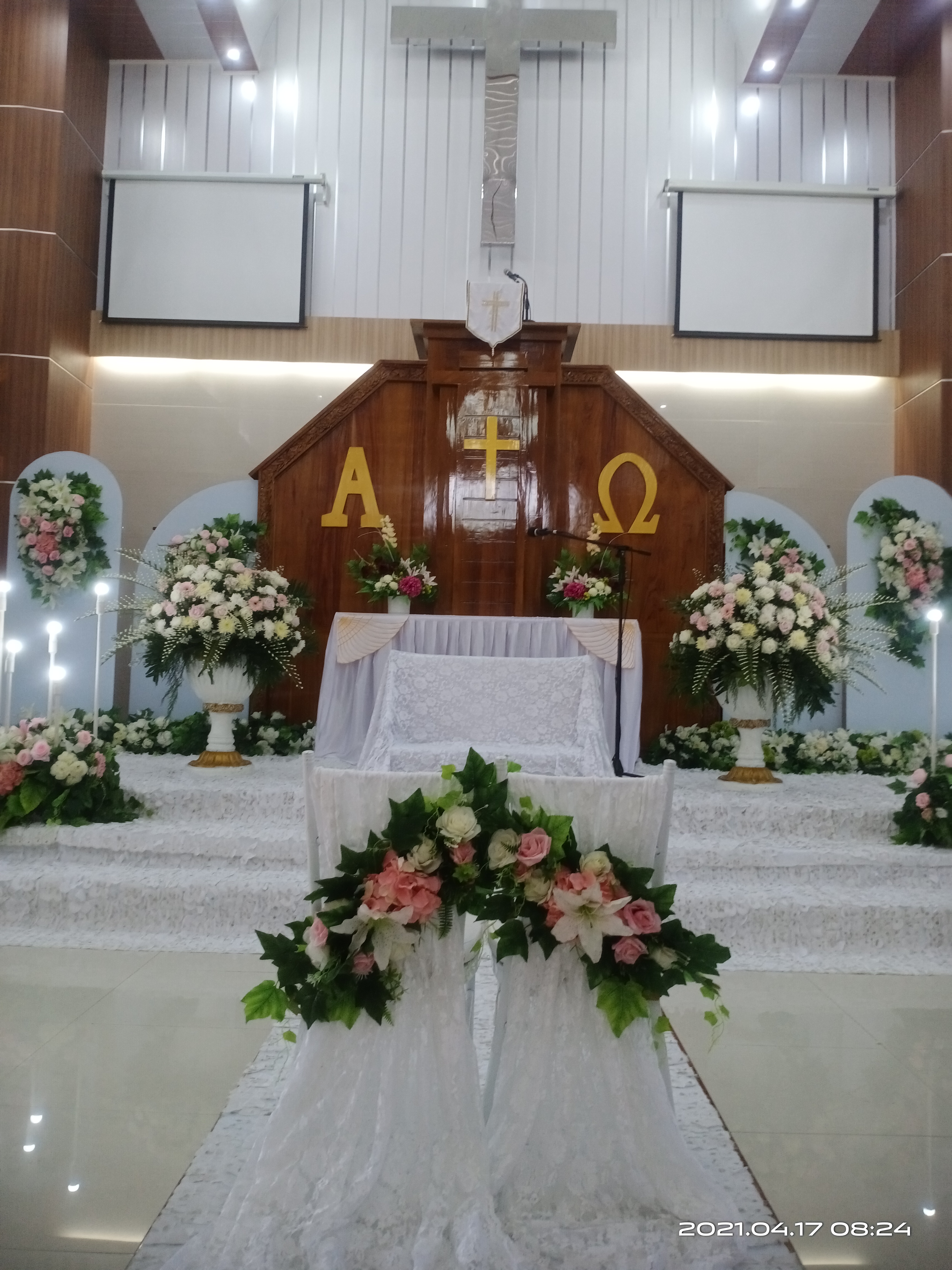 Detail Contoh Dekorasi Altar Gereja Nomer 24