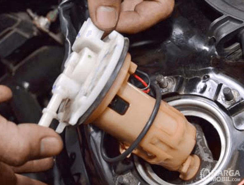 Detail Gambar Fuel Pump Mobil Nomer 16