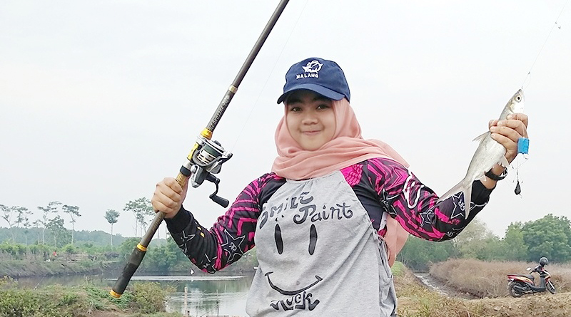 Detail Gambar Gadis Cantik Mancing Nomer 23