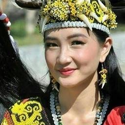 Detail Gambar Gadis Dayak Menyanyi Hd Nomer 24