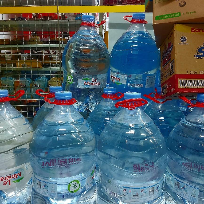 Detail Gambar Galon Aqua Dari Sisi Depan Nomer 2