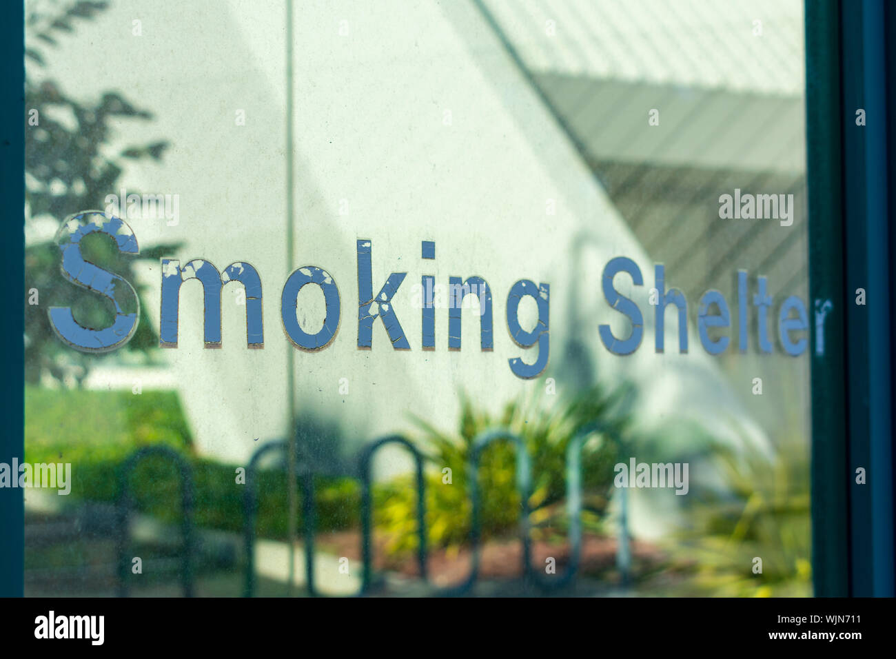 Detail Gambar Gambar Shelter Smoking Area Nomer 45