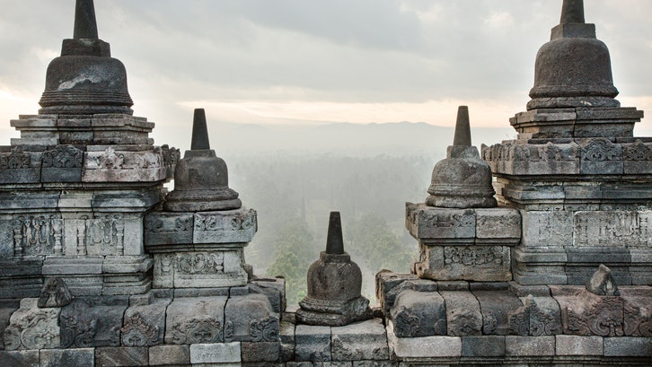 Detail Gambar Gambar Tempat Ibadah Di Indonesia Nomer 10